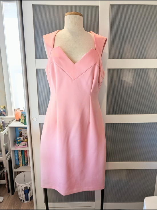 Dresses & Skirts - Pink Sleeveless V-Neck Sheath Dress